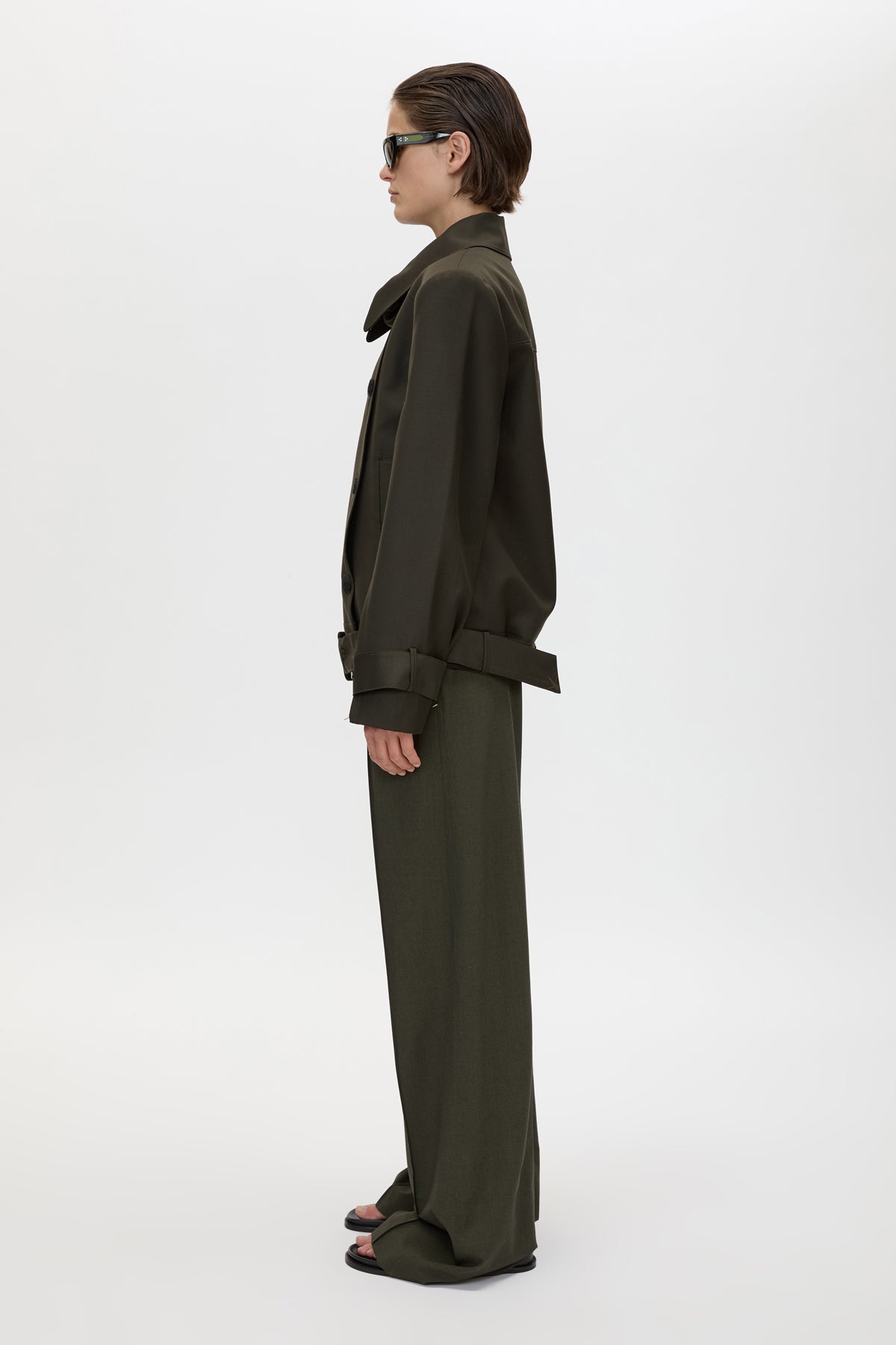 Side view CAMILLA AND MARC Tari Short Trench in Dark Khaki with contrast undercollar and shoulder pads.