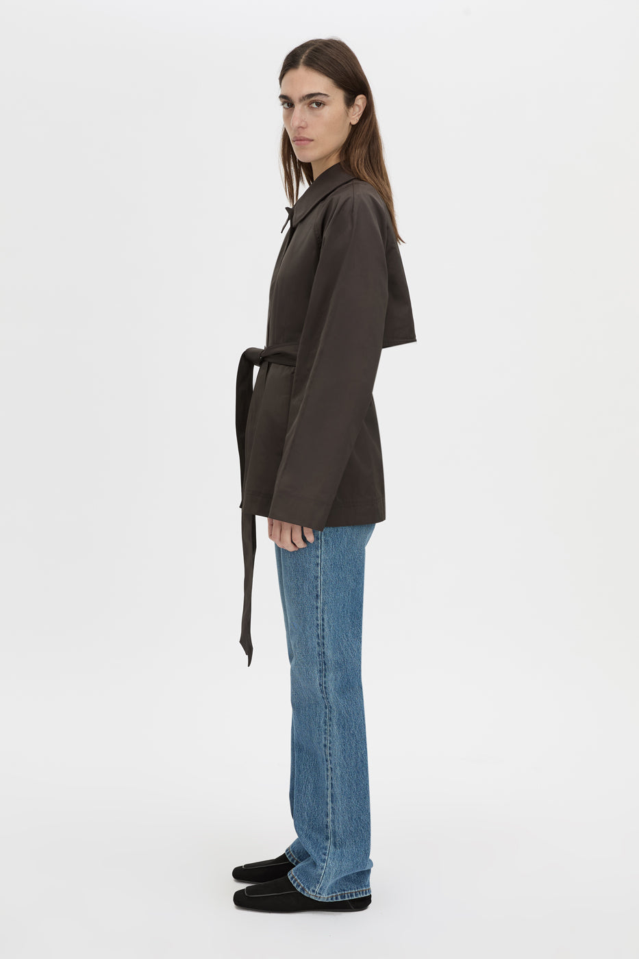 Side view CAMILLA AND MARC Aidra Short Trench Coat in hickory with twin-needle stitch detail.