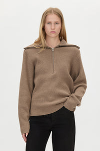 Cropped view CAMILLA AND MARC Anouk Knit Pullover in Caramel with quarter‑zip metal opening and cotton–merino blend.