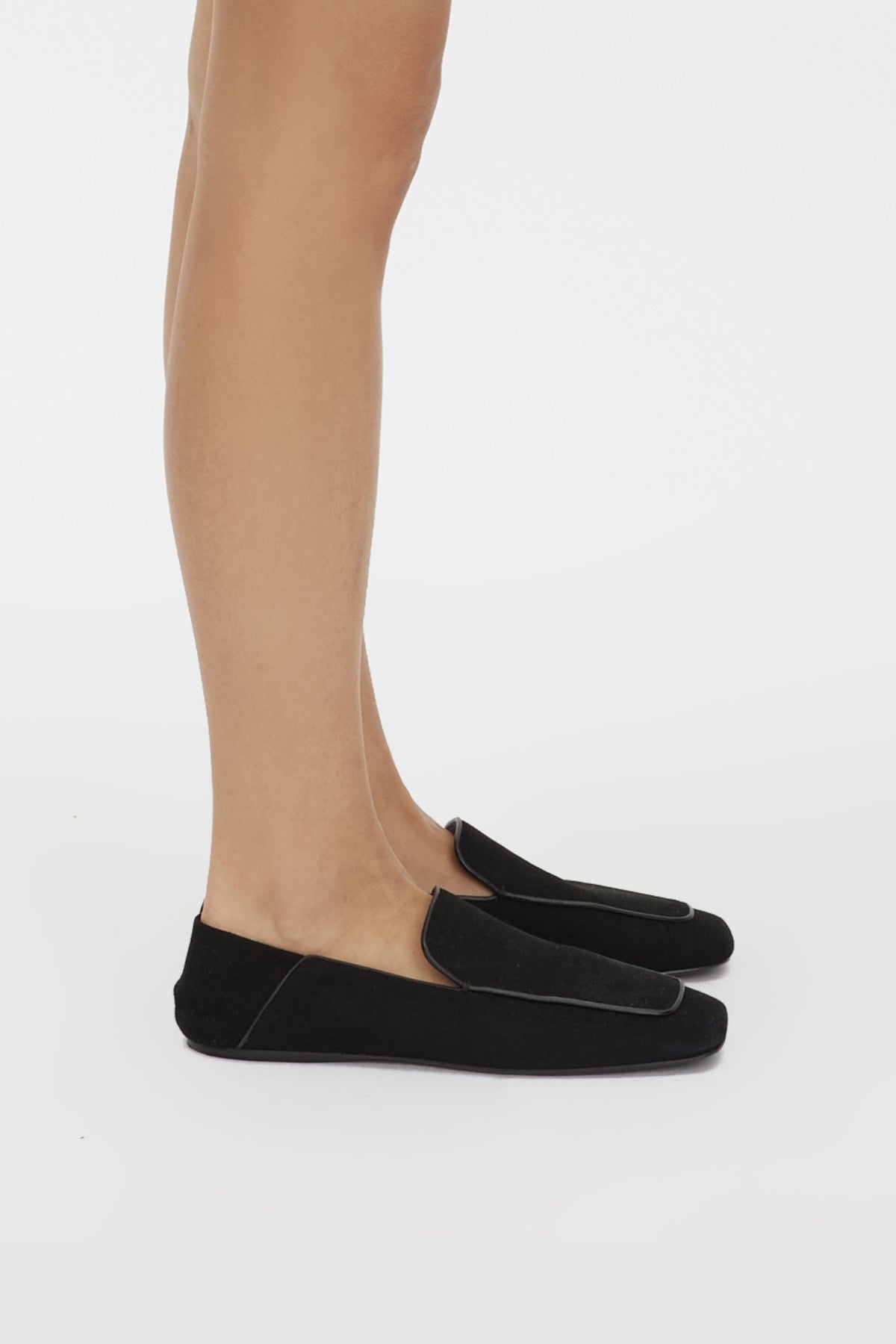 Side view CAMILLA AND MARC Carolyn Loafer in Black on foot.