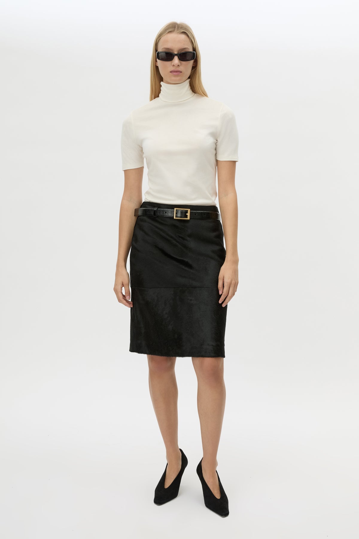 Front view CAMILLA AND MARC Contour Leather Skirt in Black with mid‑rise, pencil fit.