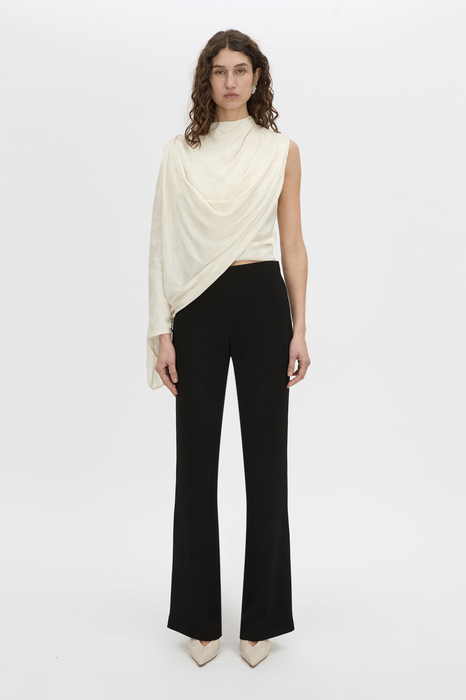 Styled CAMILLA AND MARC Darien pant in black.
