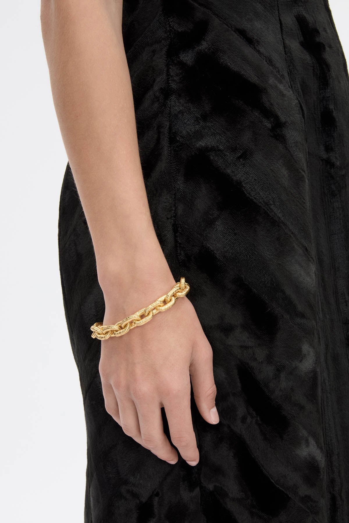 Cropped view CAMILLA AND MARC Eagan Bracelet in gold with handcrafted ruched chain links in solid brass.