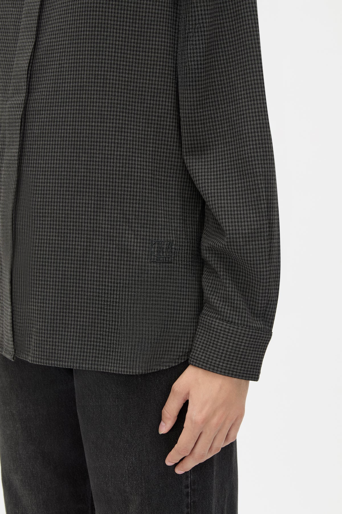 Close up view CAMILLA AND MARC Genre Gingham Long-Sleeve Shirt in Steel Grey with contrast collar.