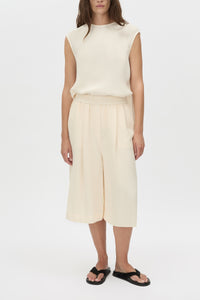 Kenya Bermuda Short - CAMILLA AND MARC Kenya relaxed Bermuda short in white with a gathered elasticated waistband and perm