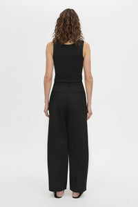 Back view CAMILLA AND MARC Lola relaxed pant in black.