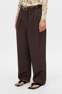 Cropped view CAMILLA AND MARC Lola relaxed pant in hickory.