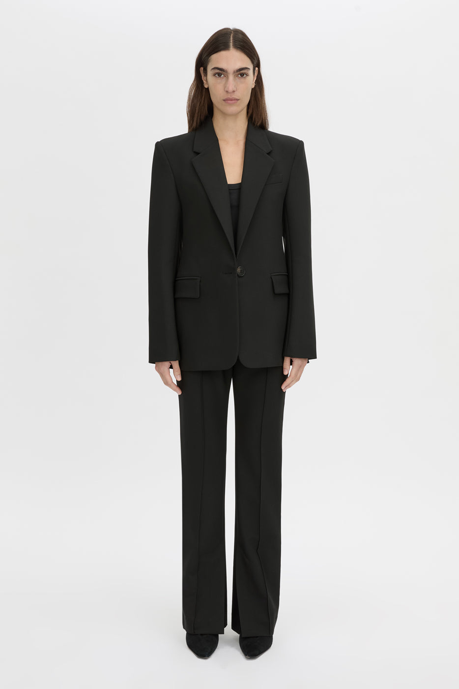 Front view CAMILLA AND MARC Mackinley single-breasted blazer in black.