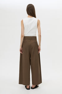 Back view CAMILLA AND MARC Magnolia Drill Pant in Elm Green, crafted from 100% cotton.