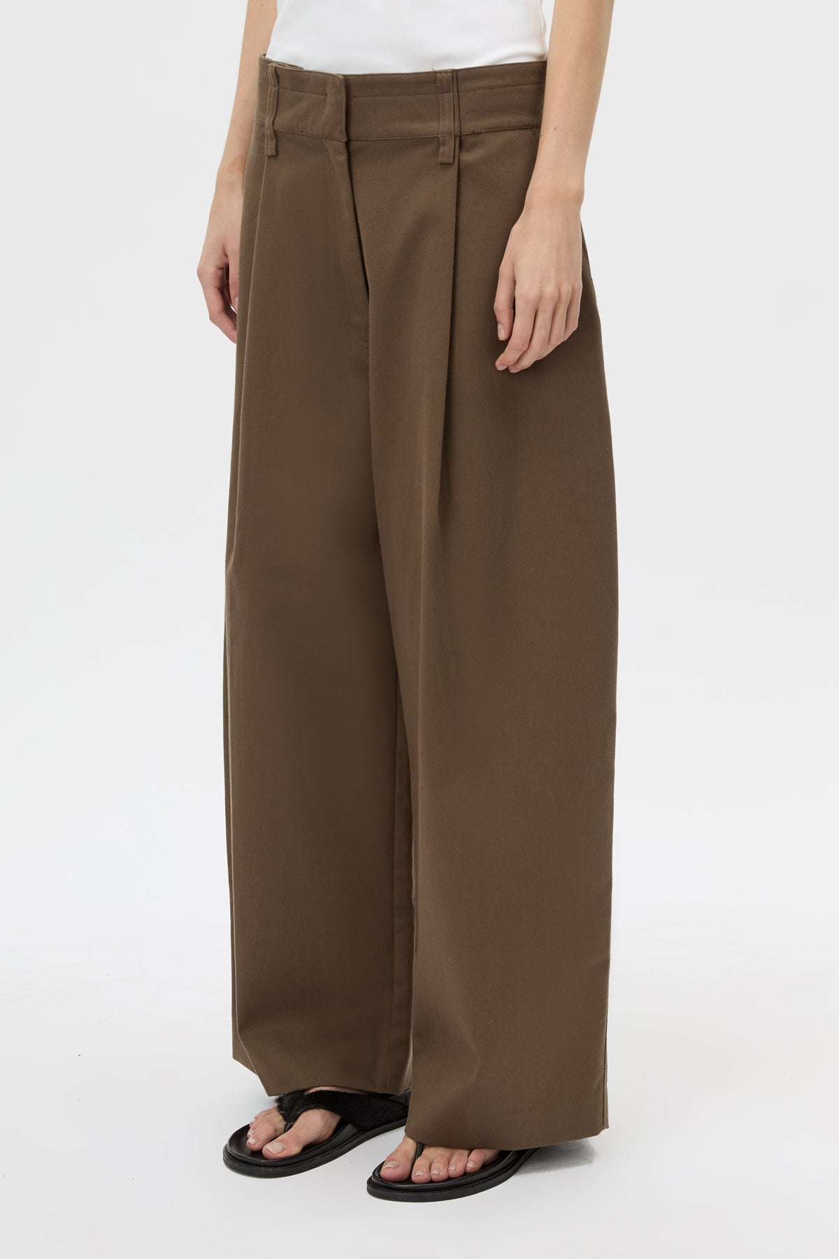 Cropped view CAMILLA AND MARC Magnolia Drill Pant in Elm Green, crafted from 100% cotton.