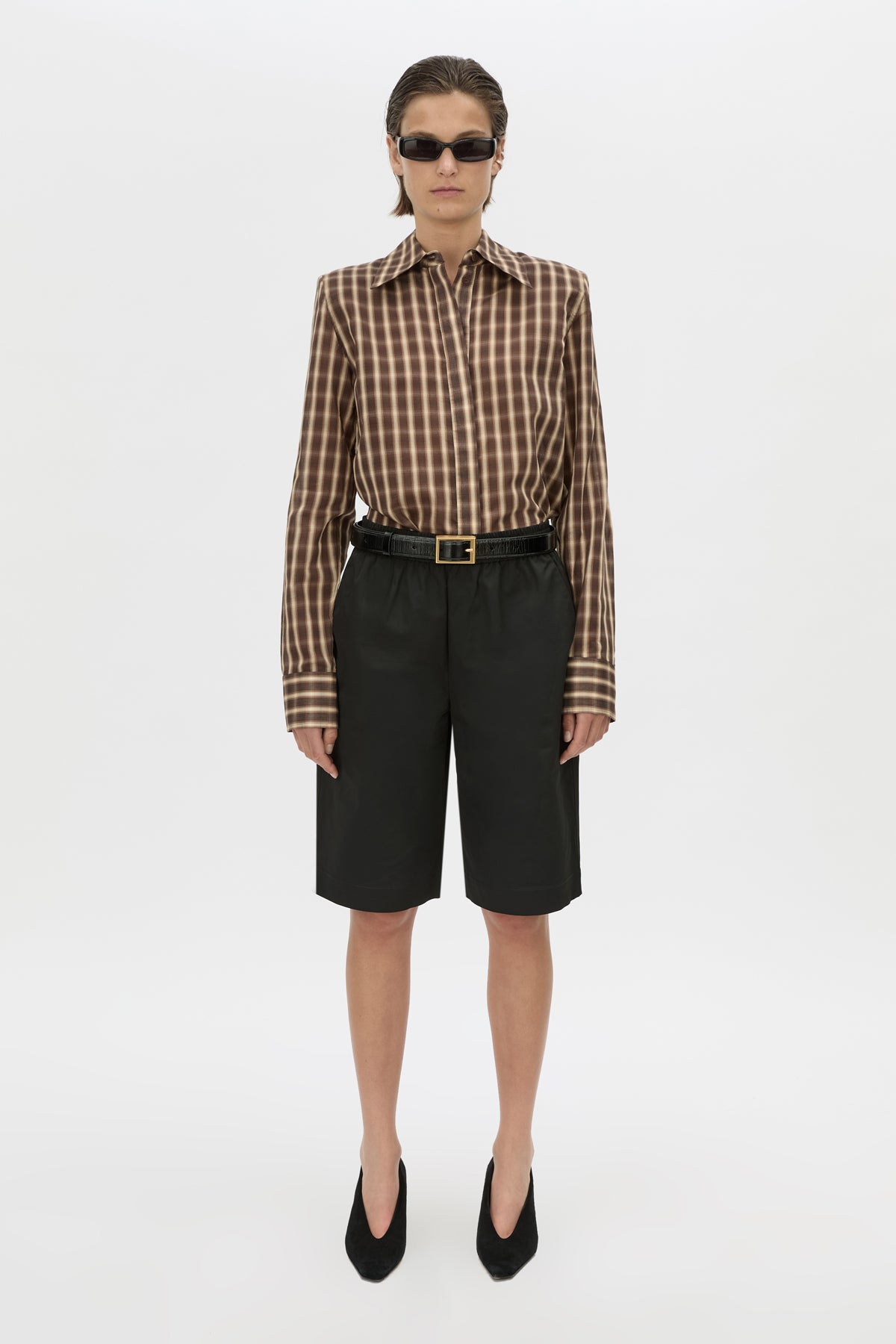 Front view CAMILLA AND MARC Mahdavi bermuda short in black.