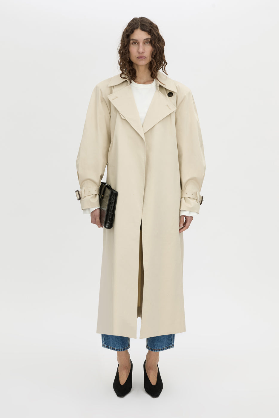 Front-styled view CAMILLA AND MARC Peretti long sleeve tee in white with wide shaped sleeves.