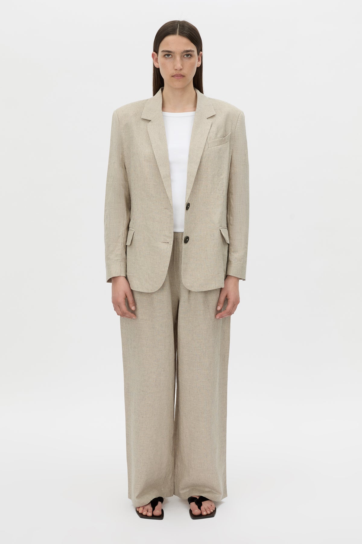 Front view CAMILLA AND MARC Phostre Linen Relaxed Blazer in sand soft tailoring fabrication.