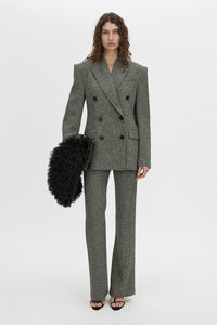 Styled view CAMILLA AND MARC Renley Stole in black faux‑fur.