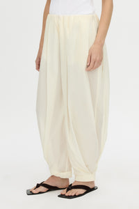 Cropped view CAMILLA AND MARC Rhia Balloon Leg Pant in ivory with an encased gathered elastic waistband.