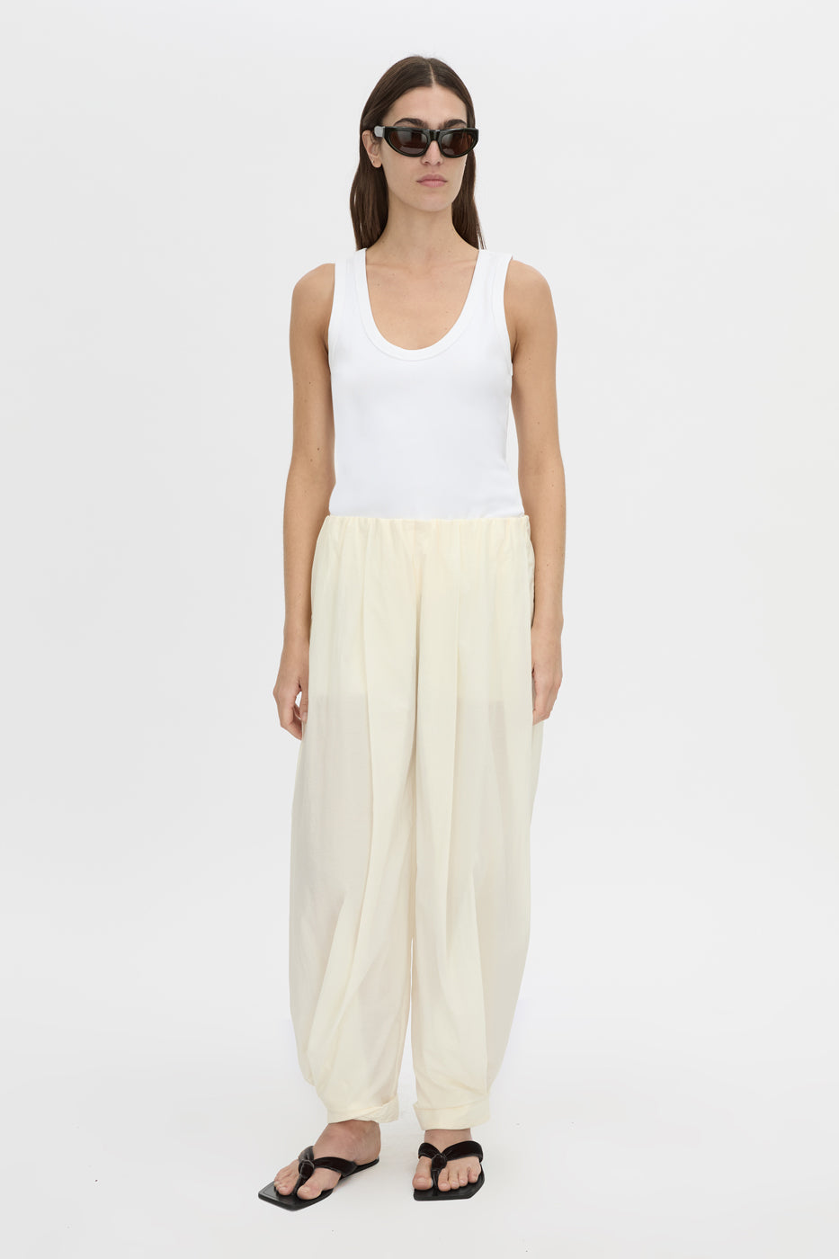 Front view CAMILLA AND MARC Rhia Balloon Leg Pant in ivory with an encased gathered elastic waistband.