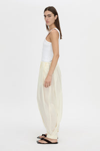 Side view CAMILLA AND MARC Rhia Balloon Leg Pant in ivory with an encased gathered elastic waistband.