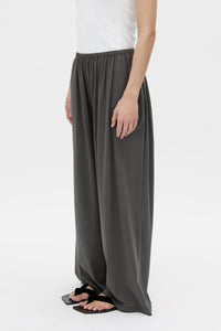 Cropped view CAMILLA AND MARC Senae Lightweight Lounge Pant in charcoal grey.