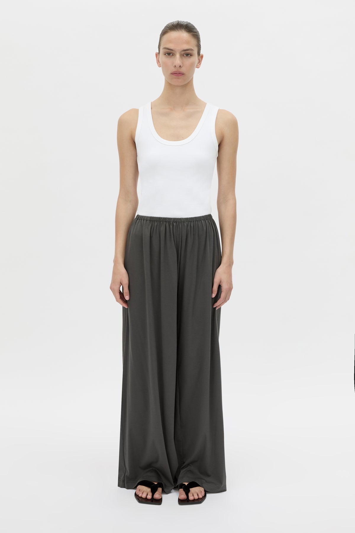 Front view CAMILLA AND MARC Senae Lightweight Lounge Pant in charcoal grey.