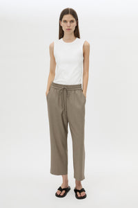 Front view CAMILLA AND MARC Vector Crop Pant in Mocha Brown with soft suiting fabrication.