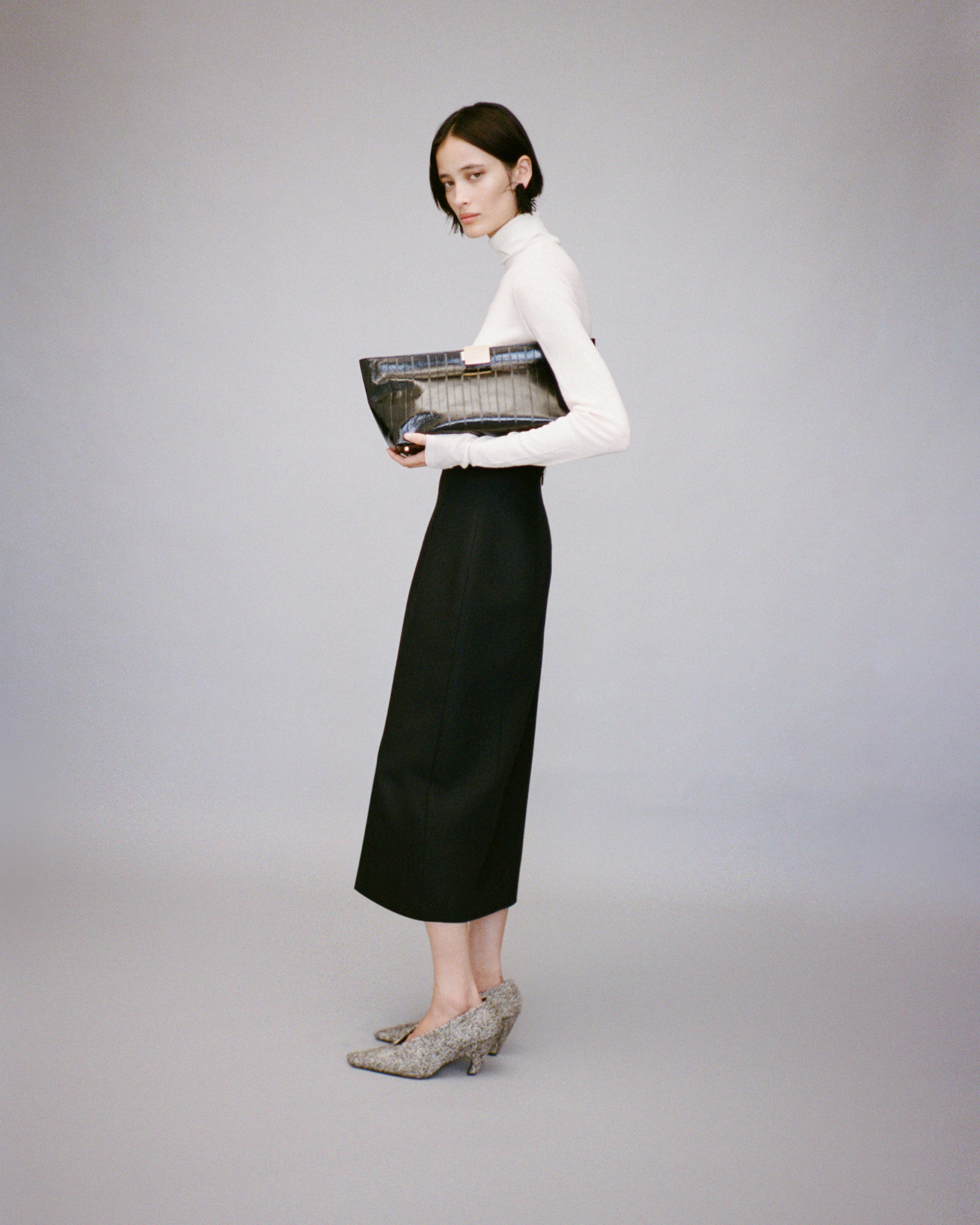 Camilla and Marc PF26 - Poppy Eel Clutch in black
