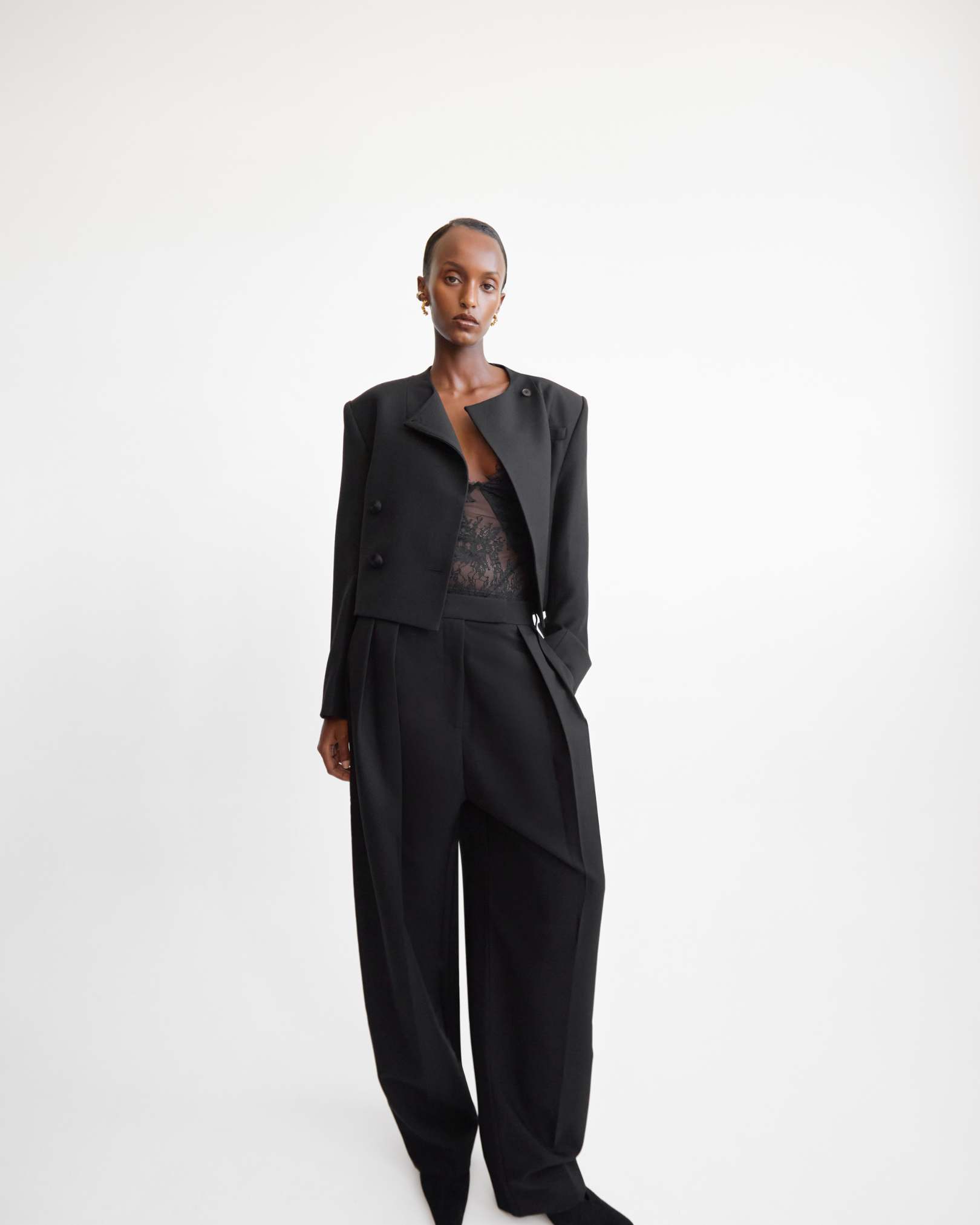 CAMILLA AND MARC PF26 - Caius Collarless Cropped Blazer in black 