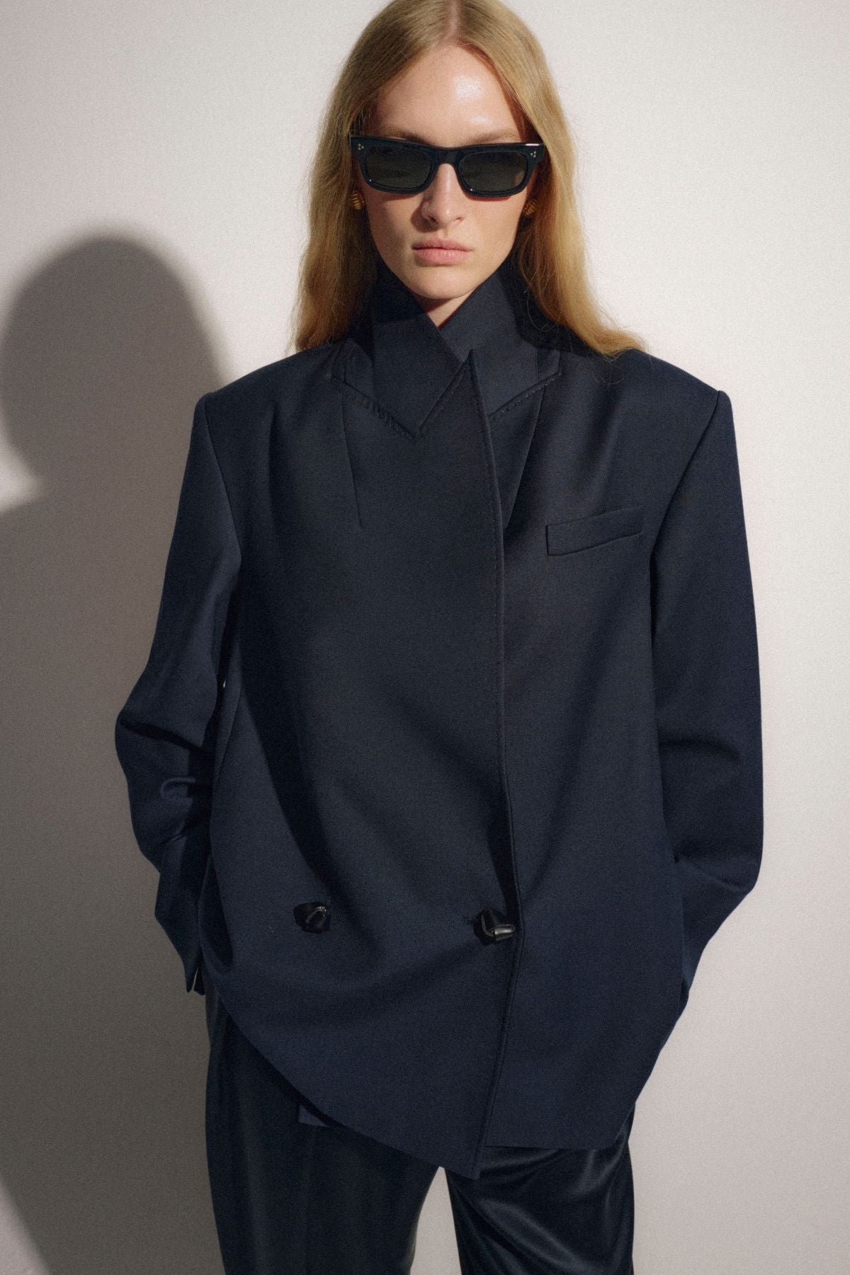 VELIN-BLAZER-CAMPAIGN-IMAGE-2